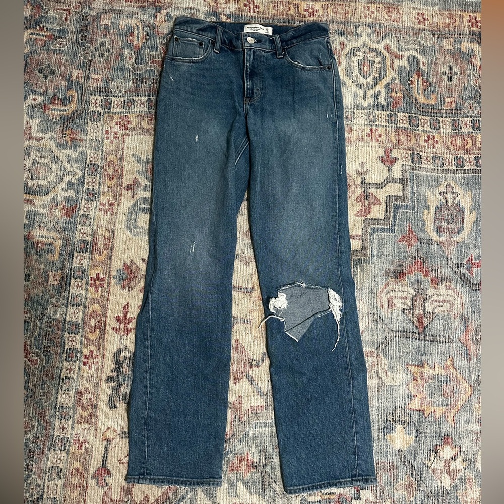Abercrombie Jeans Straight Leg Jeans. Size 25 (0).